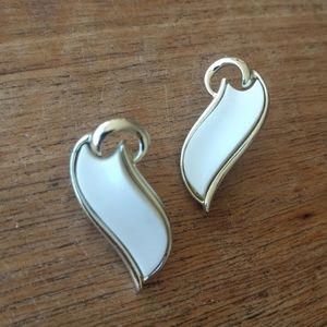 Vintage Celtic leaf shaped silver tone earrings, signed Coro